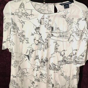 French Connection White and Black Print Blouse w/ One Button Backed